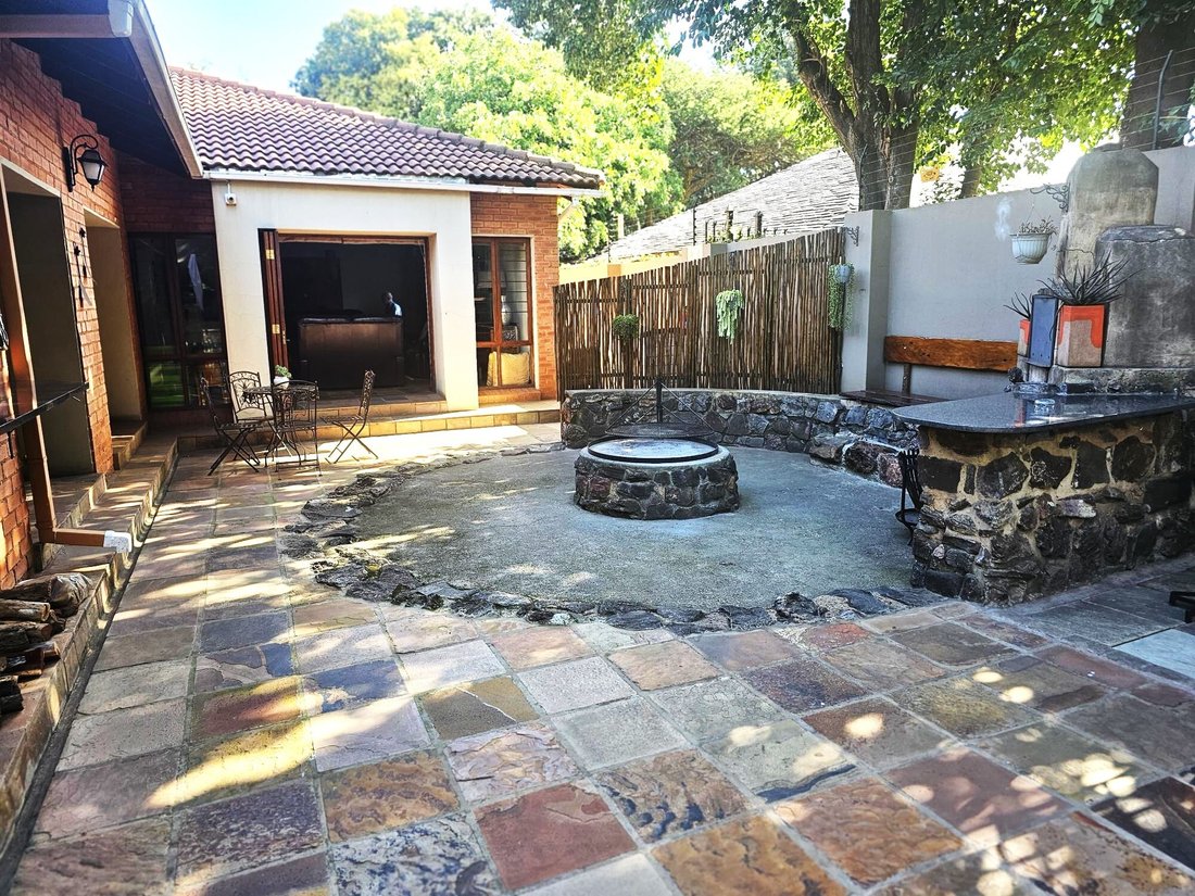 House in Waterkloof, Gauteng, South Africa 1 - 17155695