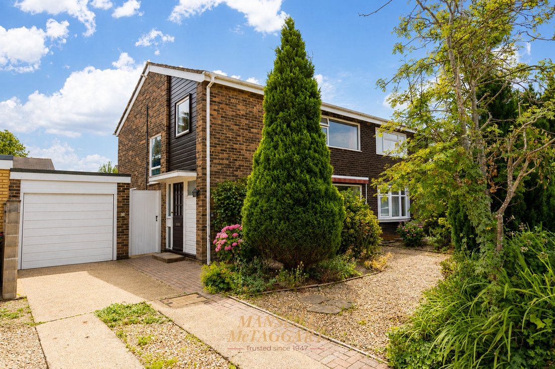 House in Furnace Green, Crawley, England 1 - 18319737