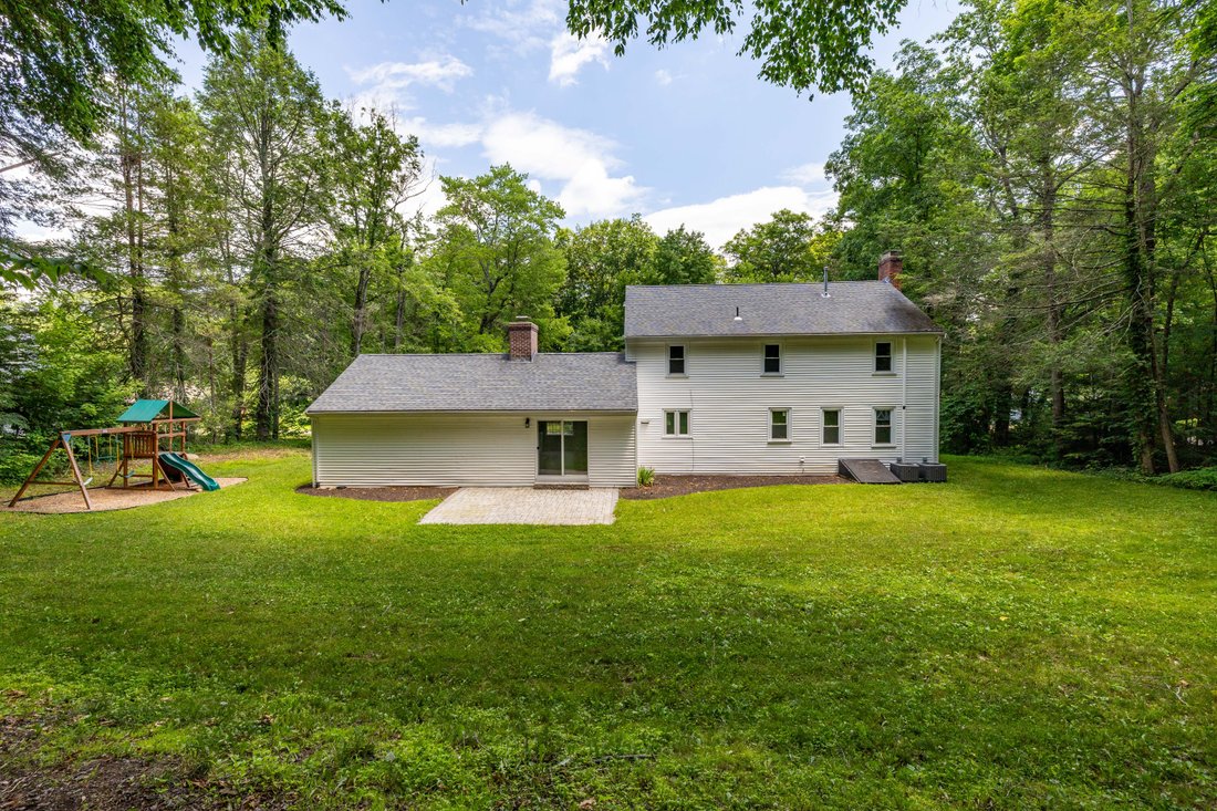 House in Avon, Connecticut, United States 3 - 18319472
