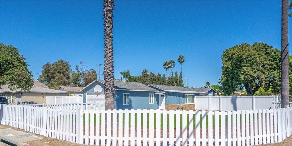 Santa Ana, California, United States 5 - 18322362