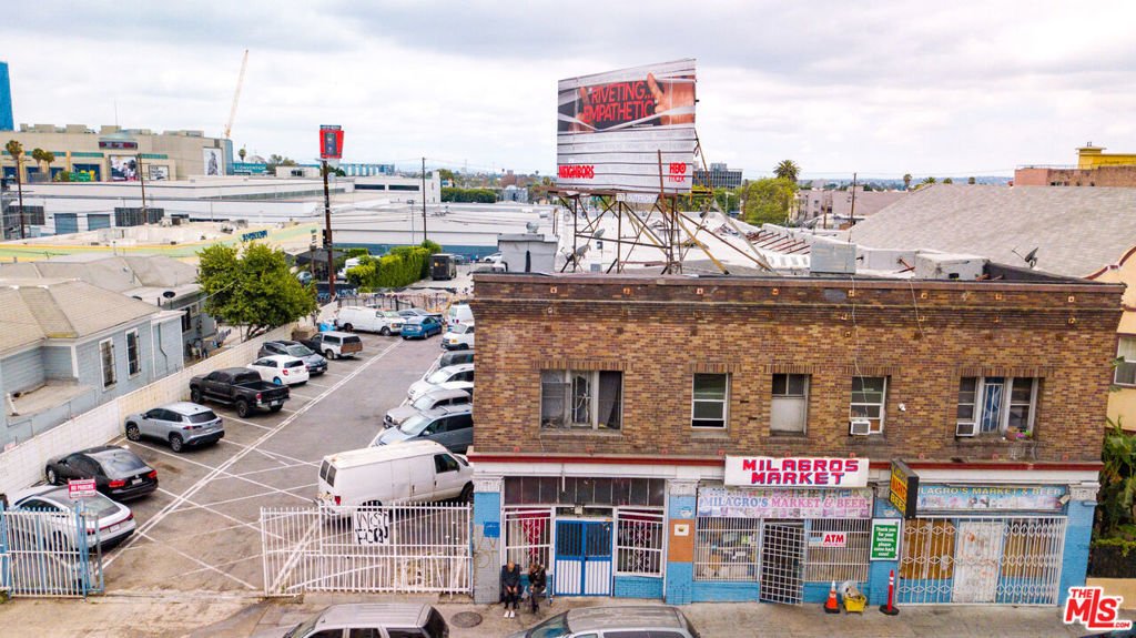 Los Angeles, California, United States 5 - 18321751