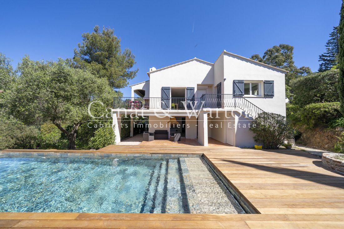 Villa in La Croix-Valmer, Provence-Alpes-Côte d'Azur, France 2 - 17666727