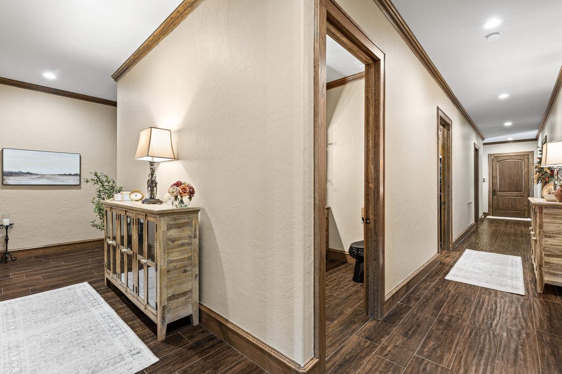 House in Gladewater, Texas, United States 4 - 17792672