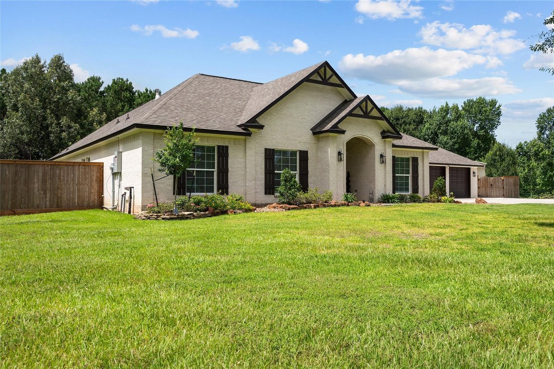 House in Anahuac, Texas, United States 3 - 18322718