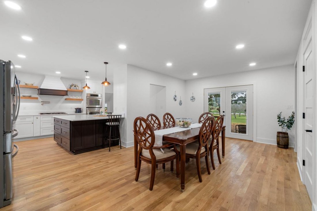 House in West Bend, Wisconsin, United States 4 - 18318526