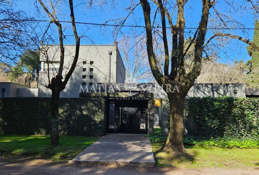 House in Villa Udaondo, Buenos Aires Province, Argentina 3 - 18319417