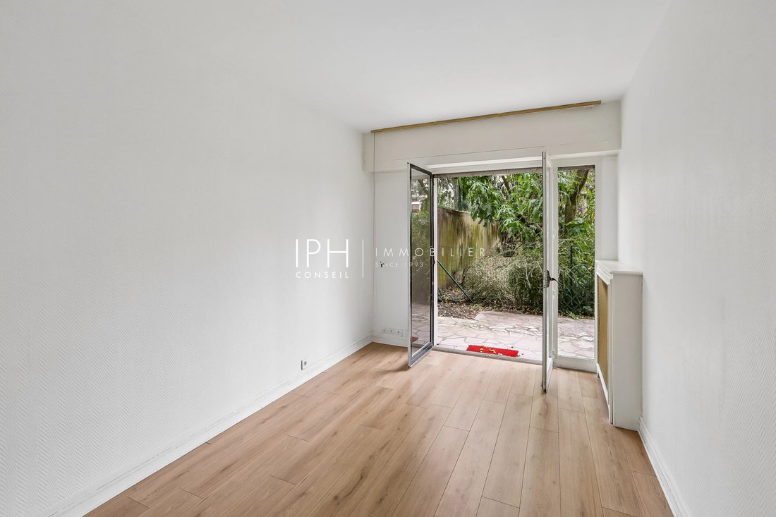 Apartment in Villiers-Danton, Levallois-Perret, France 4 - 18319312