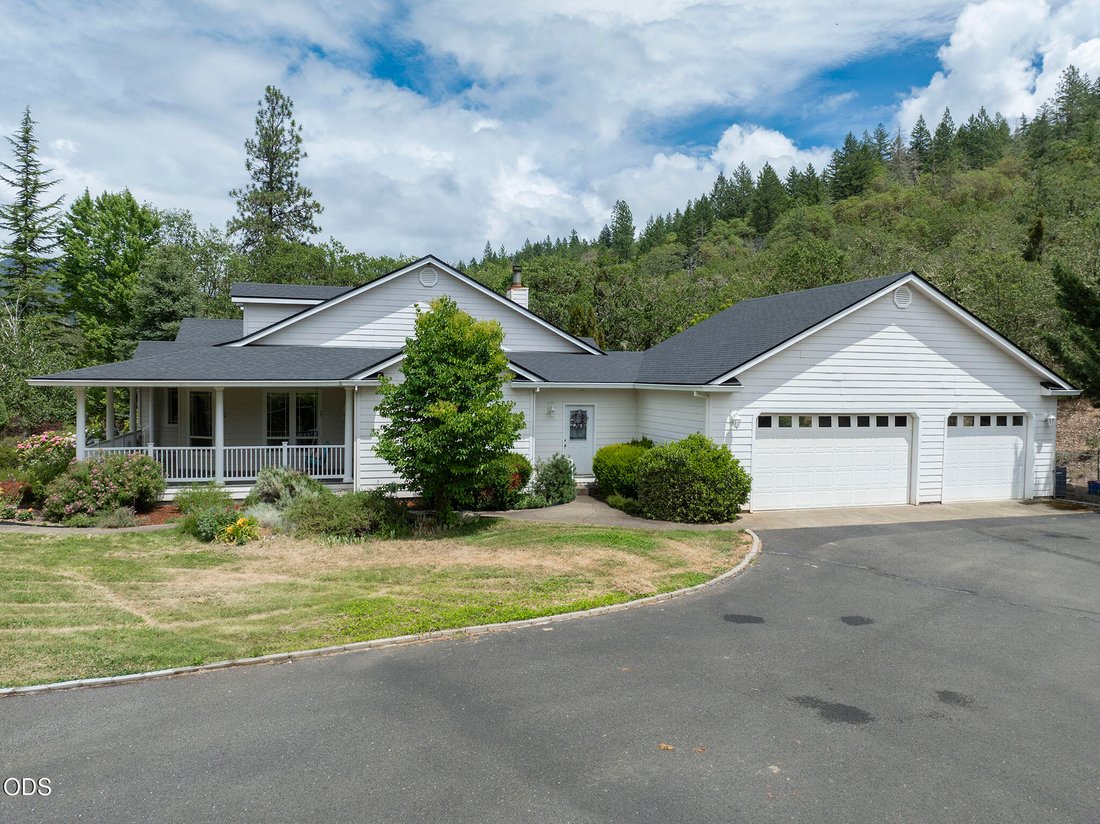House in Grants Pass, Oregon, United States 1 - 18320727