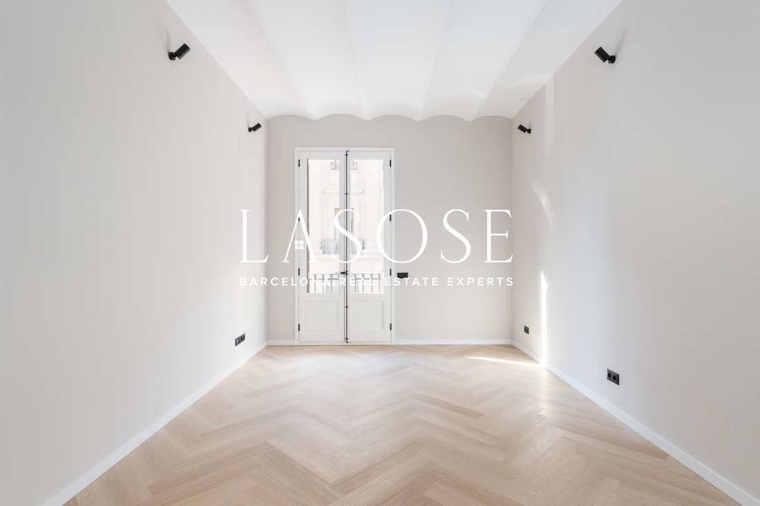 Apartment in Ciutat Vella, Barcelona, Spain 2 - 18321091