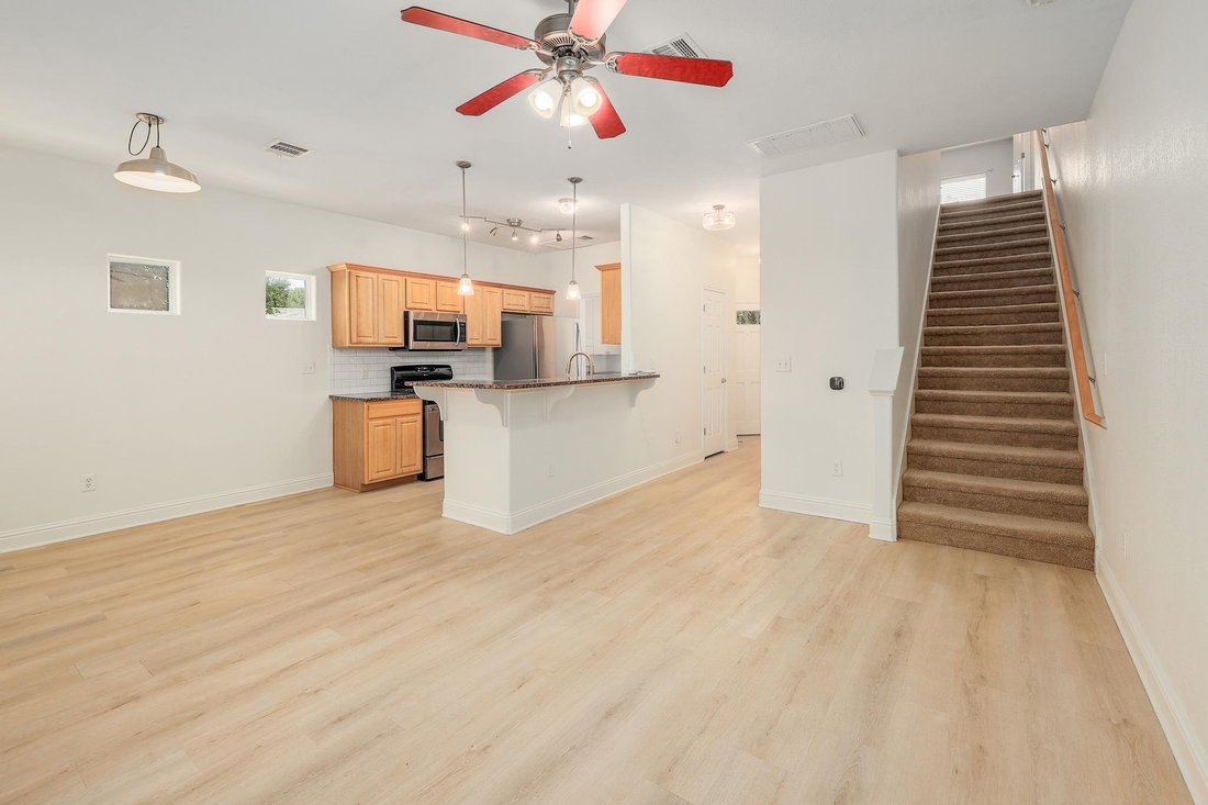 Condo in Austin, Texas, United States 5 - 18322944