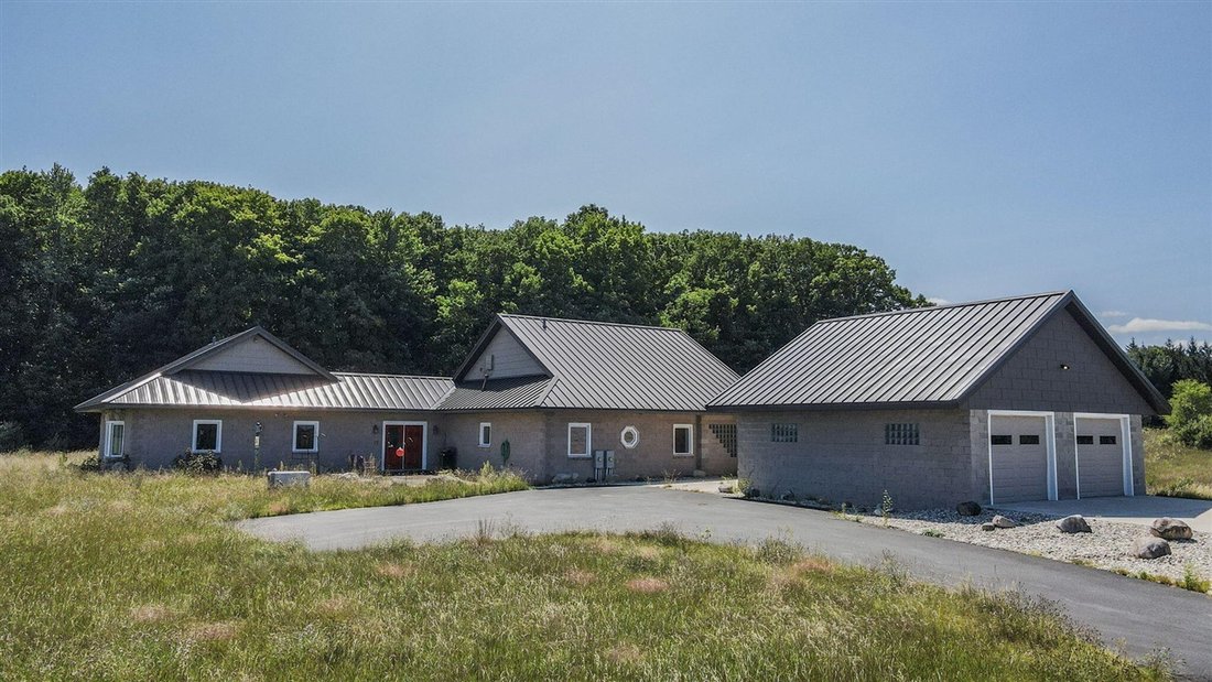 House in Brethren, Michigan, United States 1 - 18321067