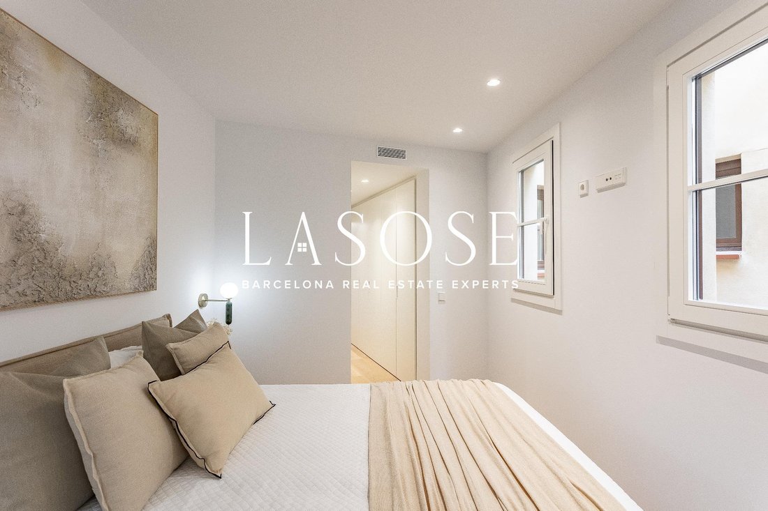Apartment in Ciutat Vella, Barcelona, Spain 4 - 18319836