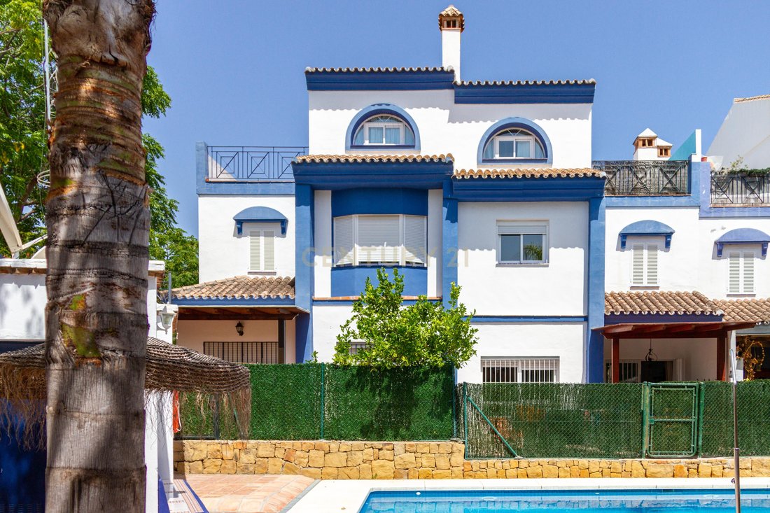Villa in San Pedro de Alcantara, Andalusia, Spain 1 - 18322400