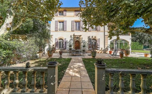 Villa in Mazenod-Bellevue-Saint Donat-Banon, Aix-en-Provence, France 1