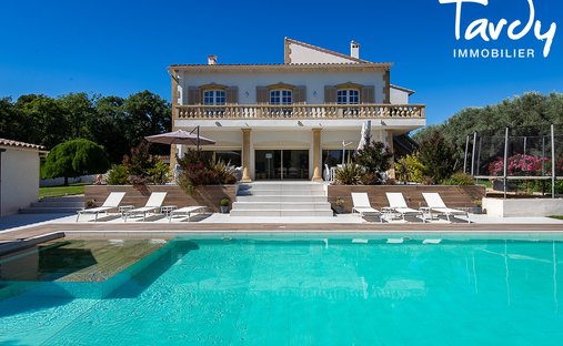 Villa in Ganteaume, Aubagne, France 1