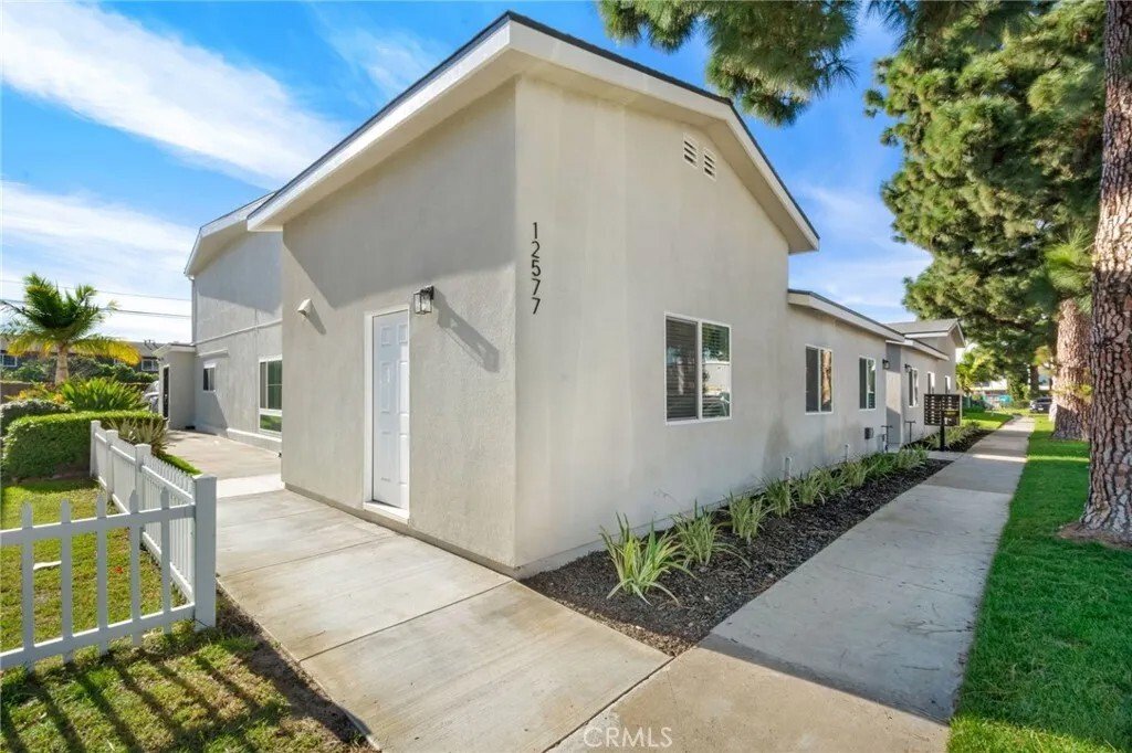 Garden Grove, California, United States 1 - 17022845