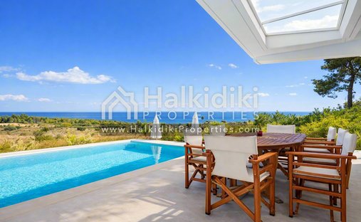 Villa in Pallini Municipal Unit, Macedonia and Thrace, Greece 1