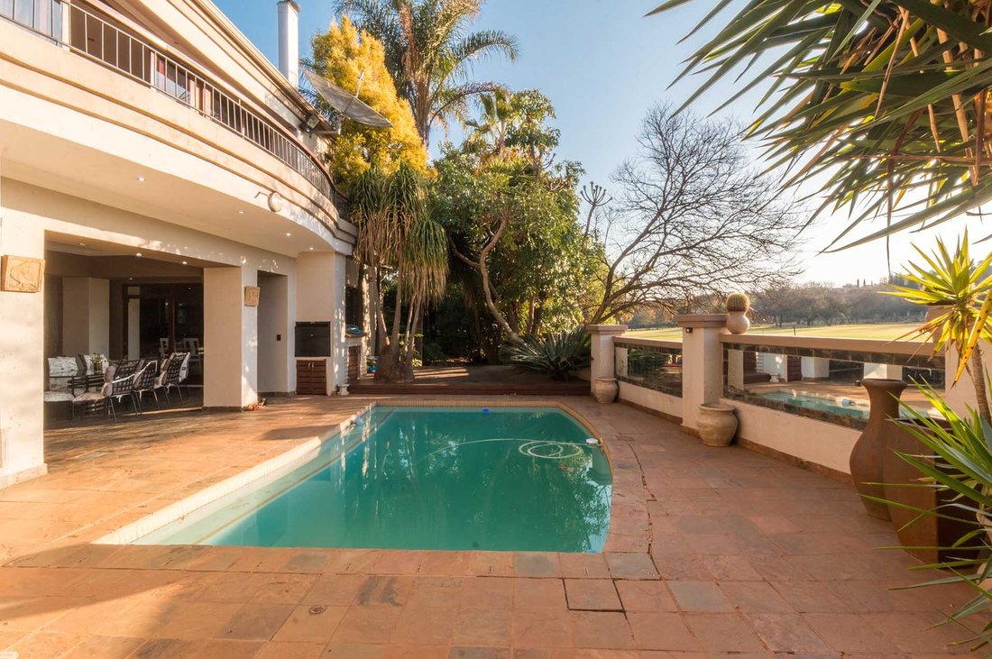 House in Woodhill Golf Estate, Gauteng, South Africa 3 - 18320116