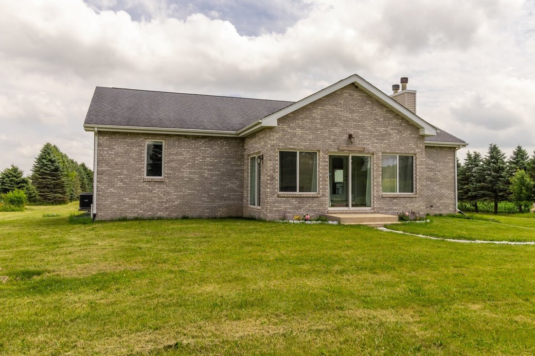 House in Capron, Illinois, United States 1 - 18322324