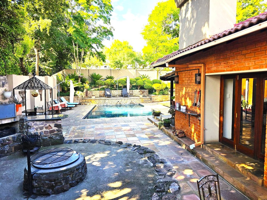 House in Waterkloof, Gauteng, South Africa 2 - 17155695
