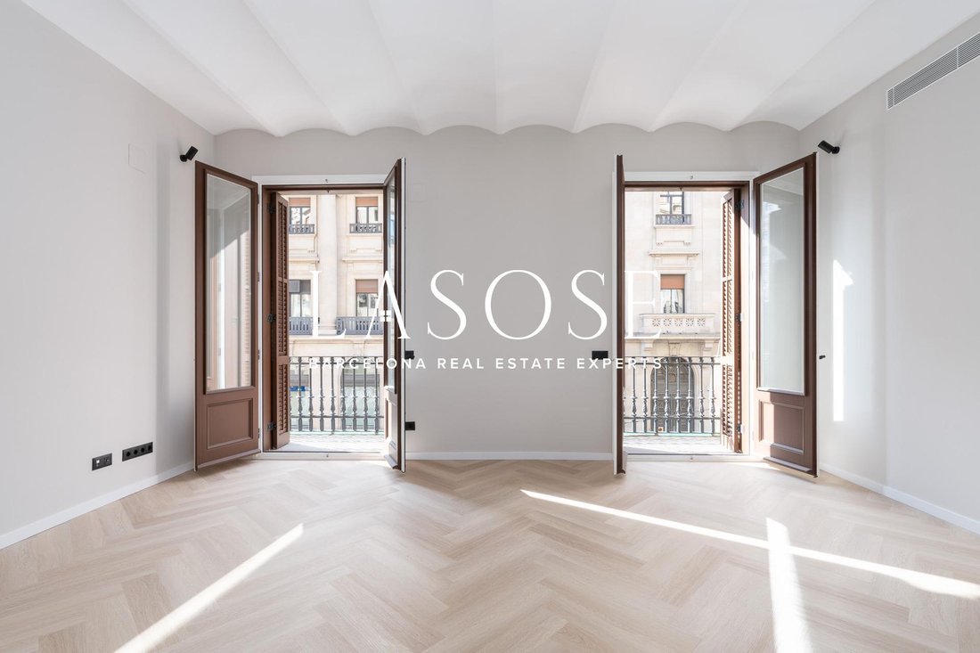 Apartment in Ciutat Vella, Barcelona, Spain 2 - 18320175