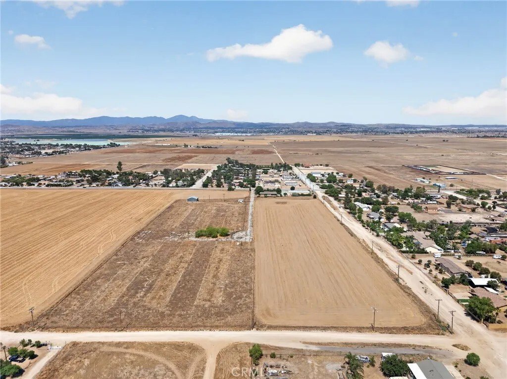 House in Nuevo, California, United States 3 - 18321953