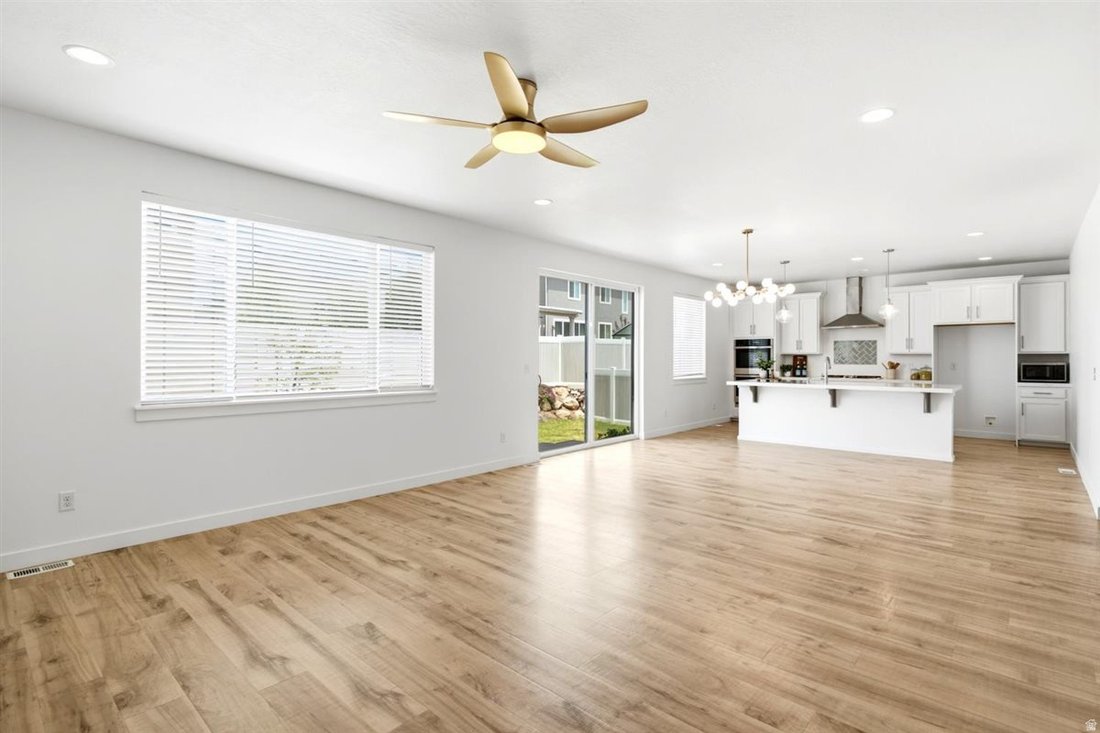 House in Layton, Utah, United States 5 - 18321040