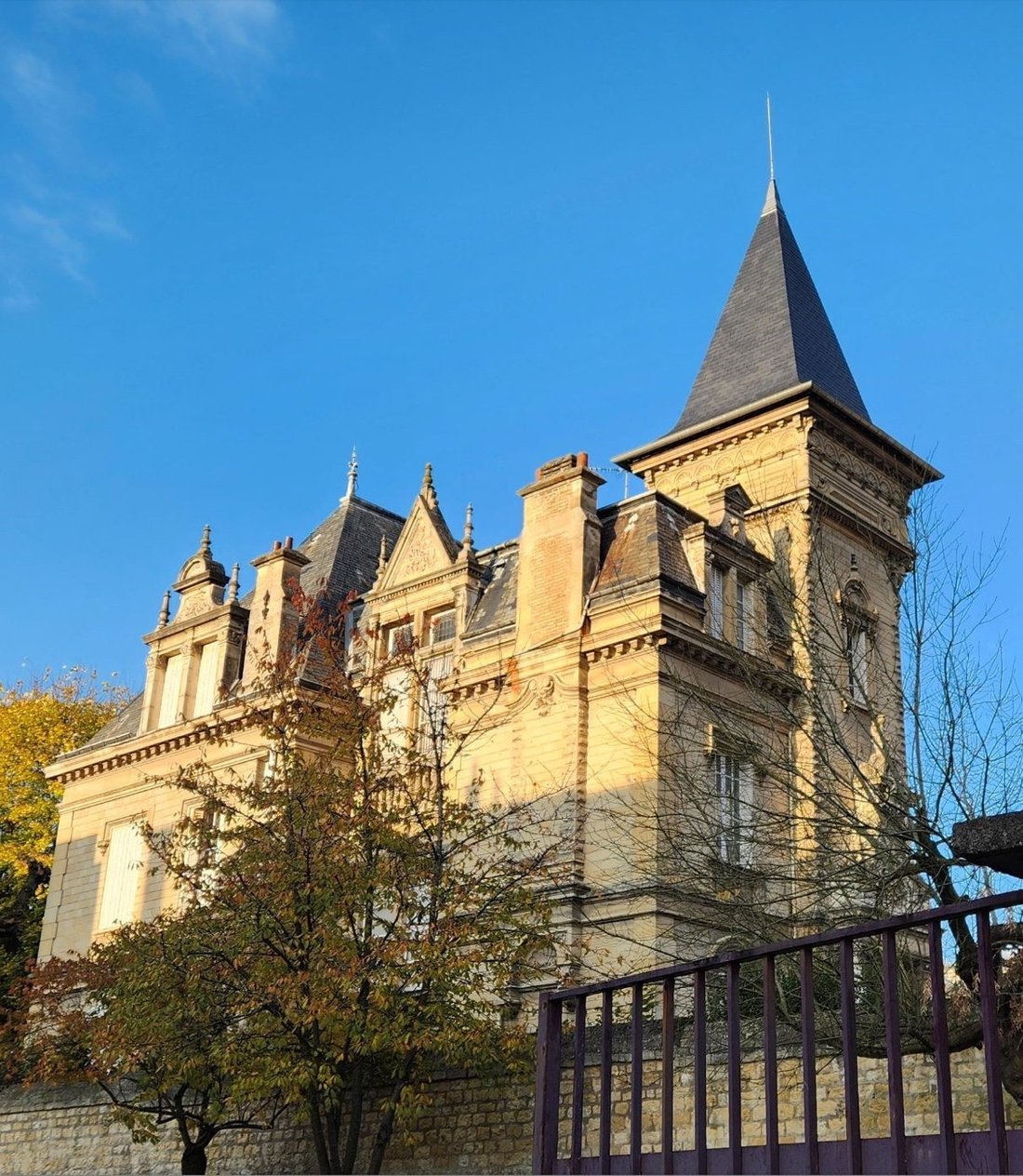 House in Compiegne, Hauts-de-France, France 1 - 18319347