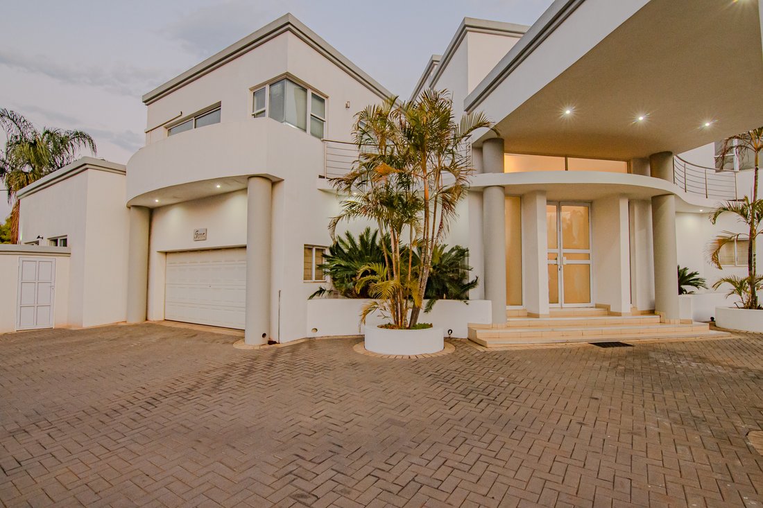 House in Woodhill Golf Estate, Gauteng, South Africa 2 - 16468465
