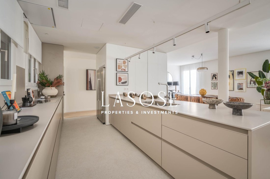 Apartment in Eixample, Barcelona, Spain 5 - 18319971