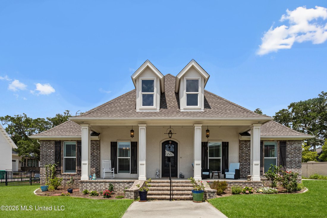 House in Gulfport, Mississippi, United States 1 - 18321407