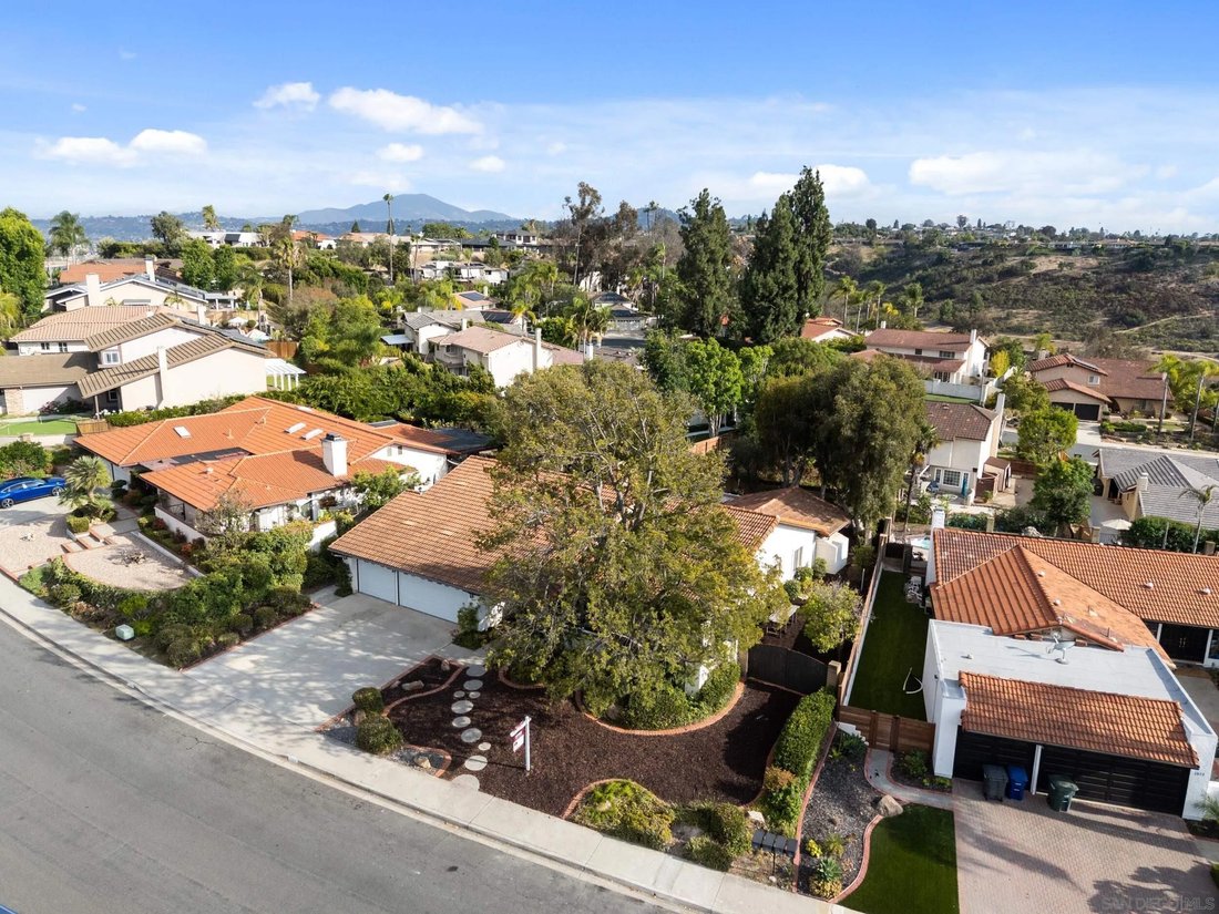 House in El Cajon, California, United States 5 - 18321936