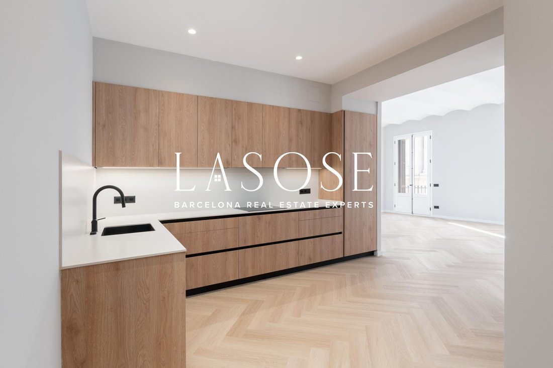 Apartment in Ciutat Vella, Barcelona, Spain 5 - 18320175