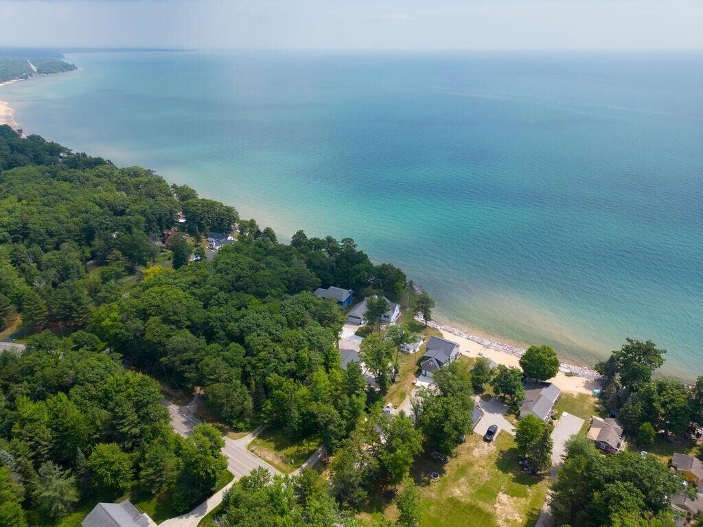 House in East Tawas, Michigan, United States 4 - 18318814