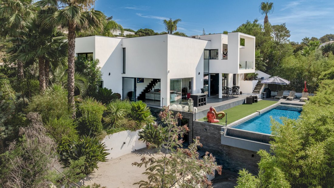 Villa in La Roquette-sur-Siagne, Provence-Alpes-Côte d'Azur, France 2 - 18319958