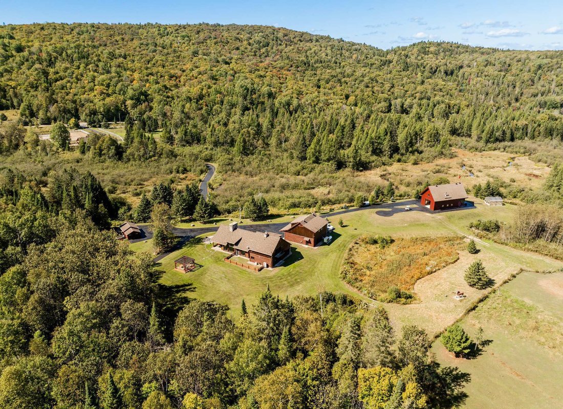 House in Arundel, Quebec, Canada 4 - 16217014