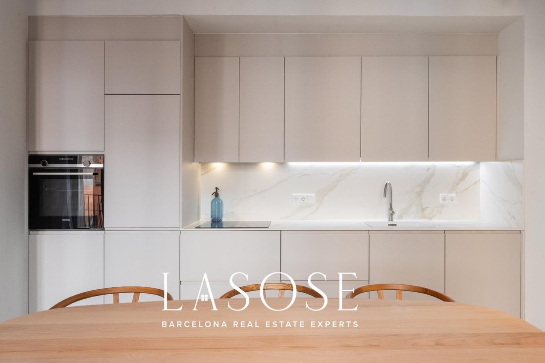 Apartment in Ciutat Vella, Barcelona, Spain 4 - 18319745