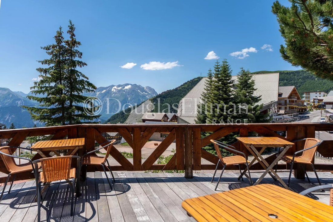 Chalet in Alpe d'Huez, Auvergne-Rhône-Alpes, France 2 - 18194545