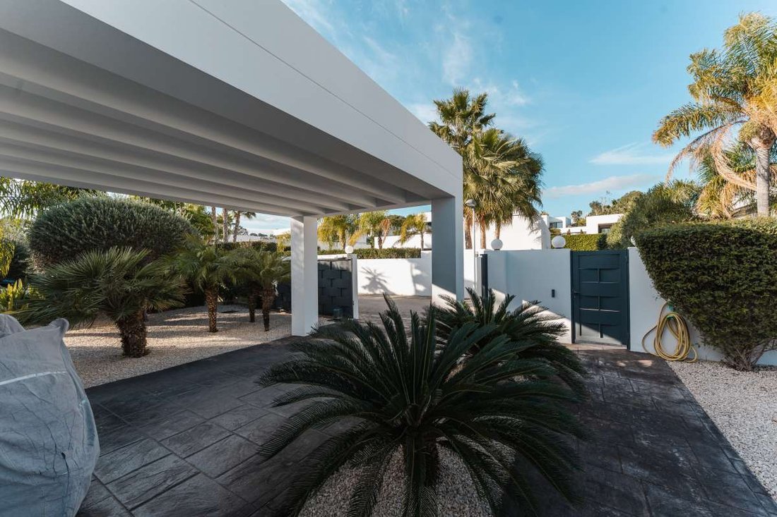 Villa in Alicante, Valencian Community, Spain 3 - 18317935