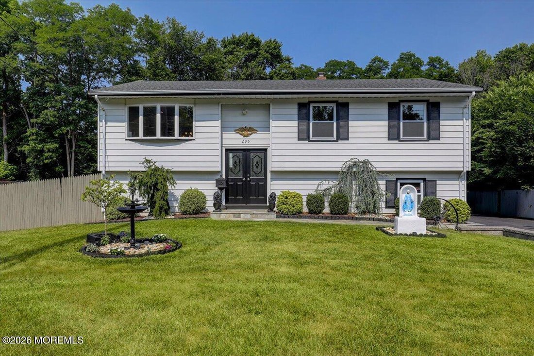 House in Marlboro Township, New Jersey, United States 1 - 18319086