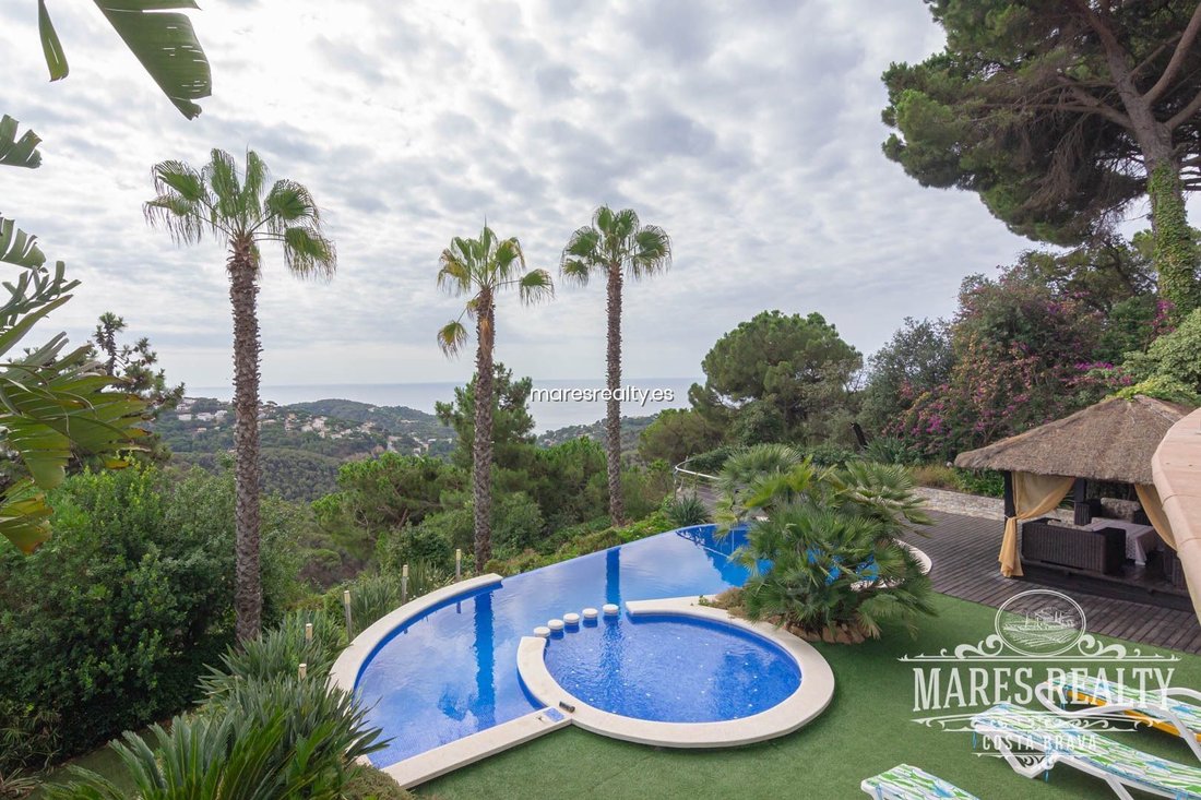 Villa in Lloret de Mar, Catalonia, Spain 4 - 18319838