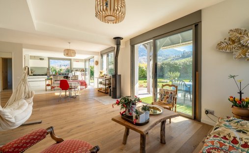House in Sud, Saint-Jorioz, France 1