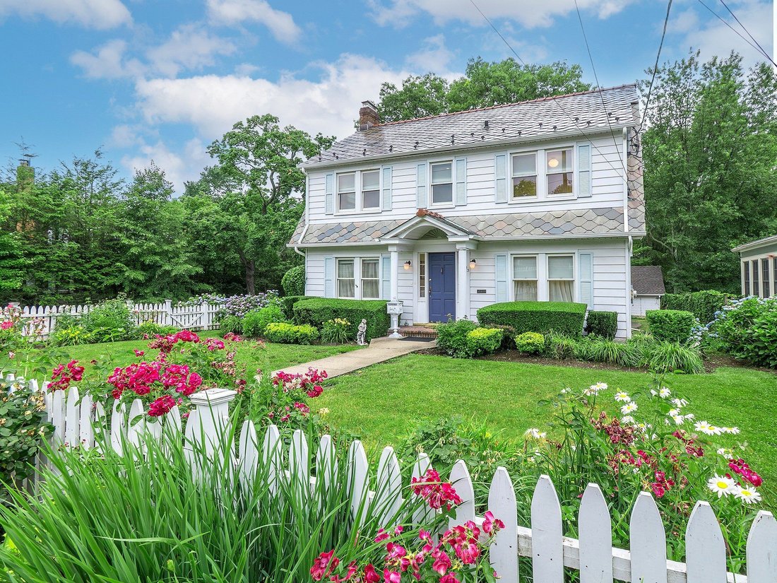 House in Halesite, New York, United States 1 - 18270107