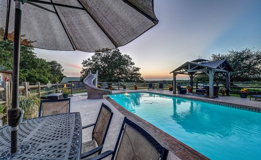 House in Sunset, Texas, United States 1