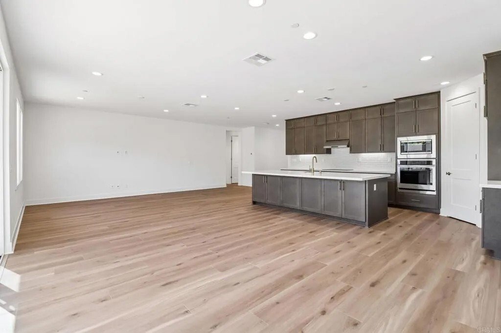 House in Escondido, California, United States 3 - 18321978