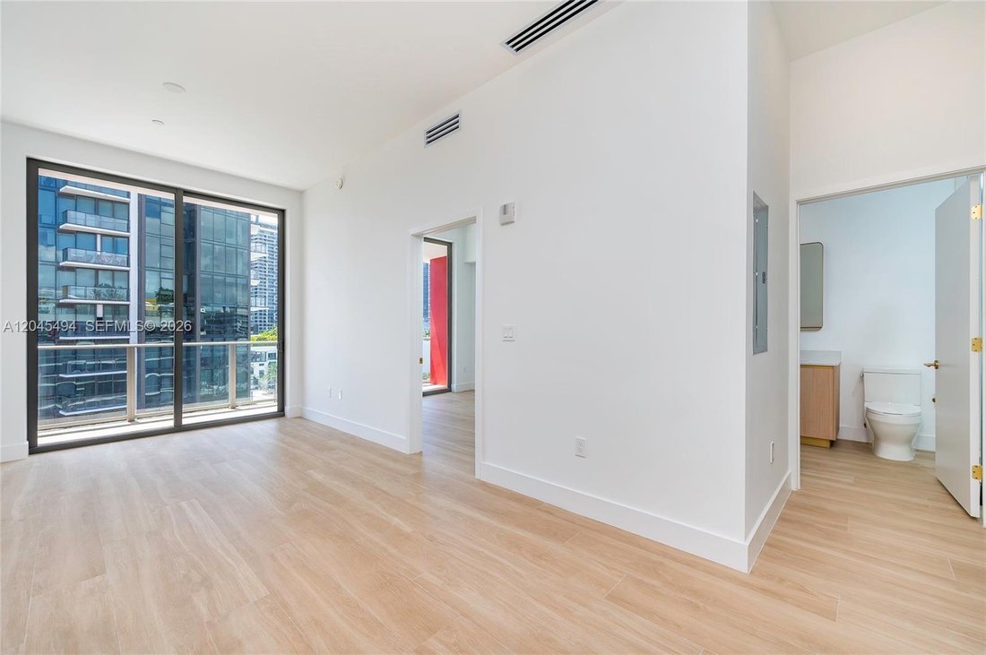 Condo in Miami, Florida, United States 5 - 18323042