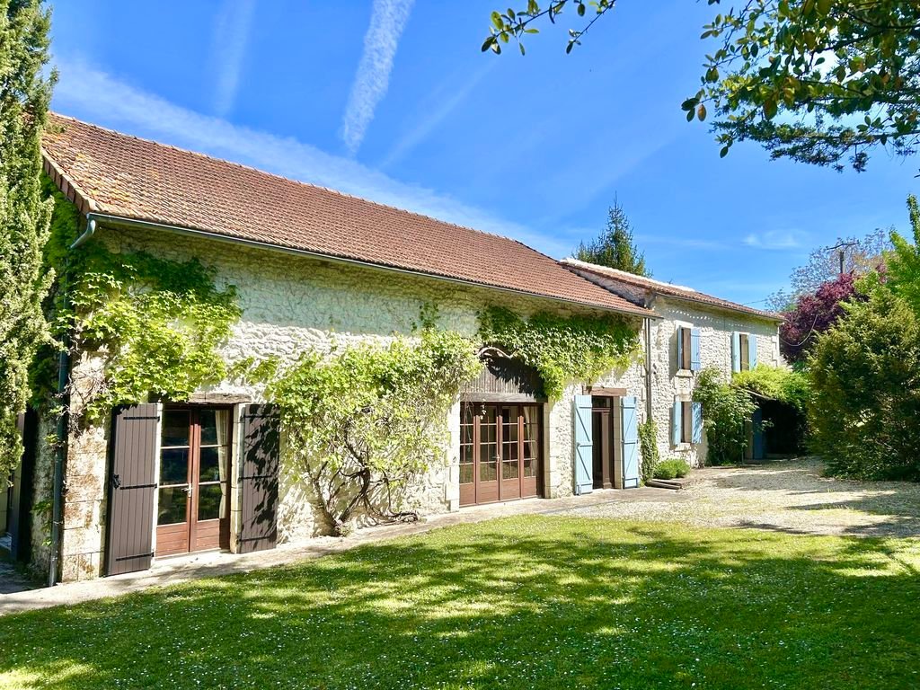 House in Bouteilles-Saint-Sebastien, Nouvelle-Aquitaine, France 1 - 18323169