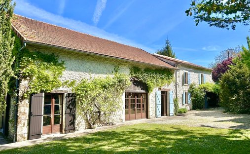 House in Bouteilles-Saint-Sebastien, Nouvelle-Aquitaine, France 1