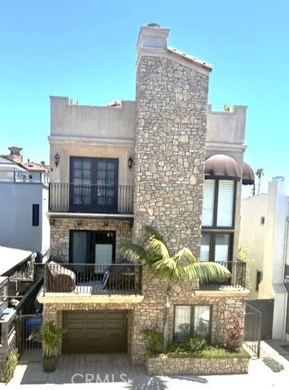House in Signal Hill, California, United States 1 - 18321922