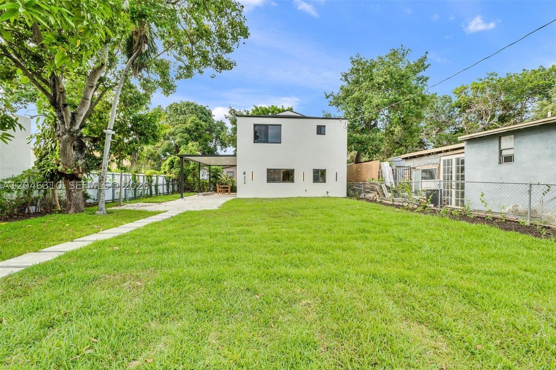 House in Miami, Florida, United States 3 - 18318270